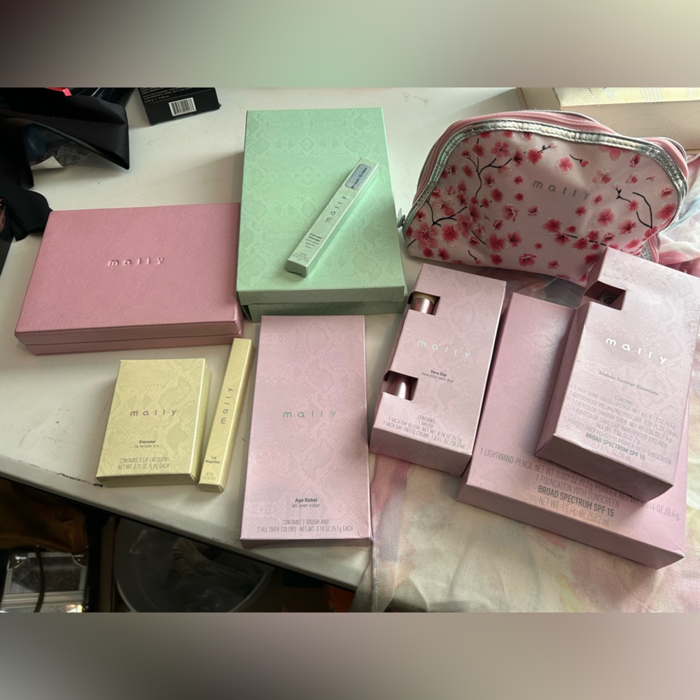 Mally makeup bundle